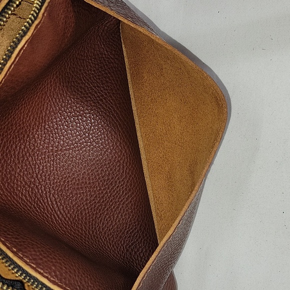 Portland Leather Brown Pebble Leather Crossbody Shoulder Bag - Picture 9 of 12